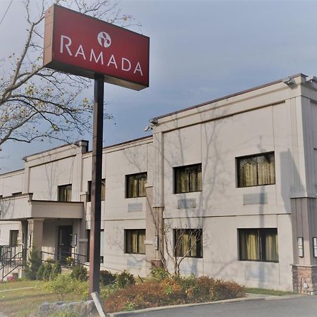 Ramada By Wyndham Staten Island Nueva York Exterior foto
